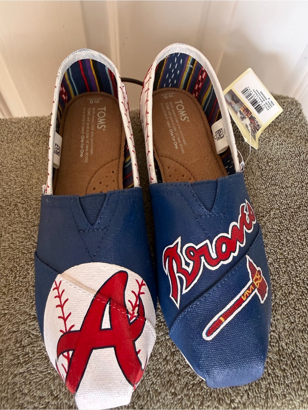 Atlanta Braves Toms Women’s Slip-On  - Navy, Red, White